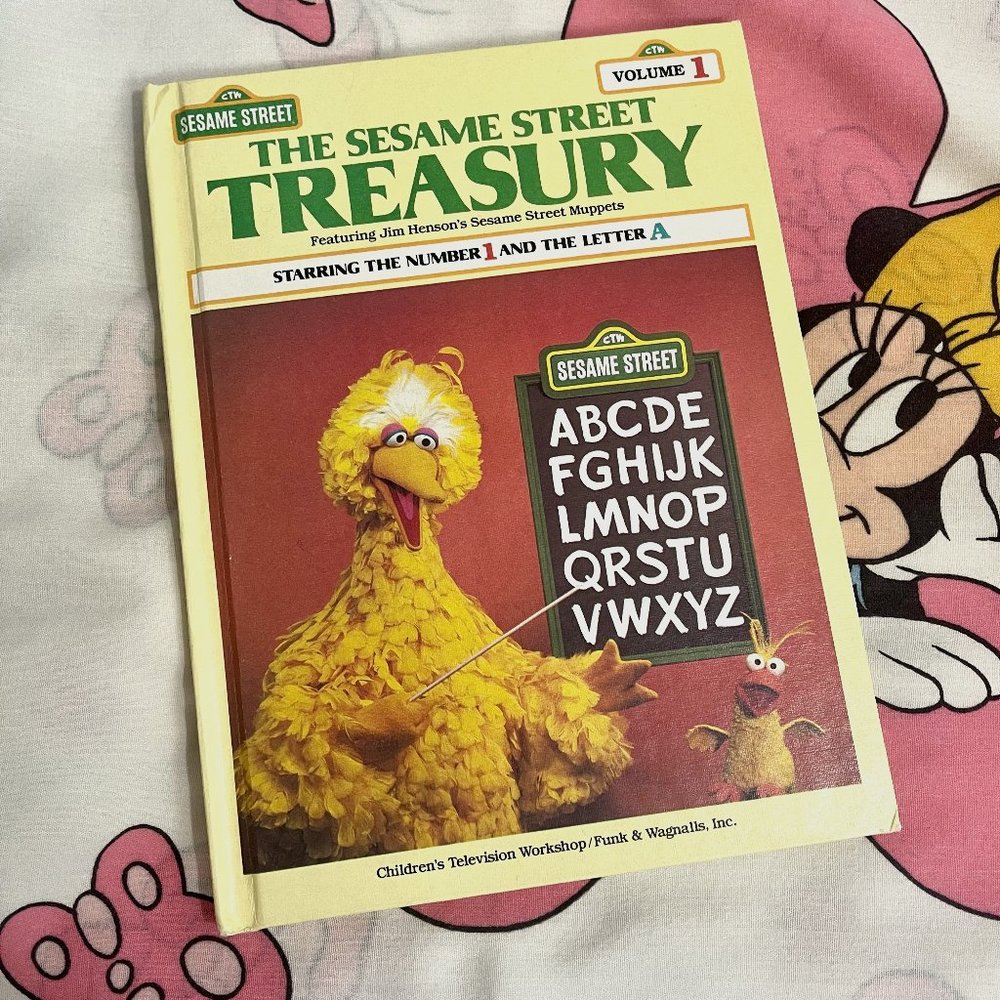 The Sesame Street Treasury Vol. 1 : Starring the Number 1 and the Letter A